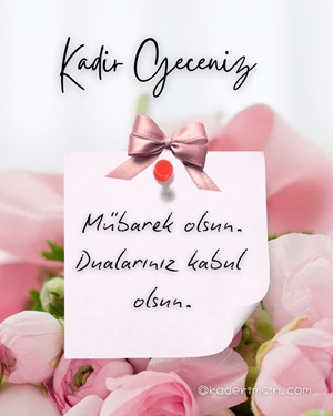 Dualarınız kabul olsun yazılı, çiçek temalı şık ve huzurlu Kadir Gecesi görseli